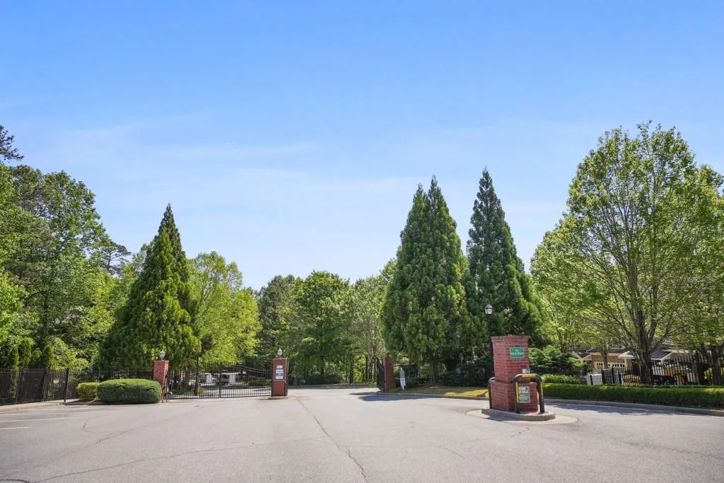 1144 Glenridge Place, Atlanta, Georgia 30342, 2 Bedrooms Bedrooms, ,1 BathroomBathrooms,Residential,Sold,1144 Glenridge Place,7039739