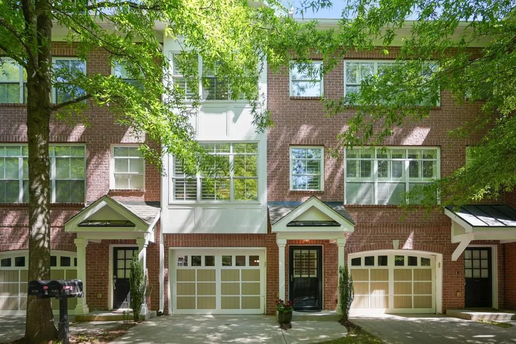 1144 Glenridge Place, Atlanta, Georgia 30342, 2 Bedrooms Bedrooms, ,1 BathroomBathrooms,Residential,Sold,1144 Glenridge Place,7039739