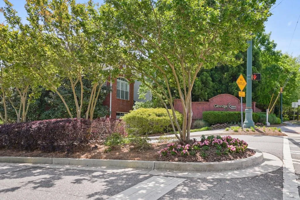 1144 Glenridge Place, Atlanta, Georgia 30342, 2 Bedrooms Bedrooms, ,1 BathroomBathrooms,Residential,Sold,1144 Glenridge Place,7039739