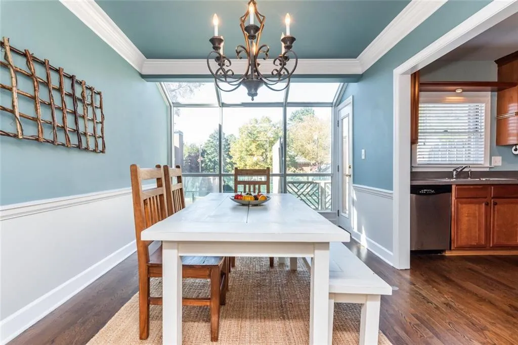 125 Mount Vernon Circle, Sandy Springs, Georgia 30338, 2 Bedrooms Bedrooms, ,2 BathroomsBathrooms,Residential,Sold,125 Mount Vernon Circle,6969031