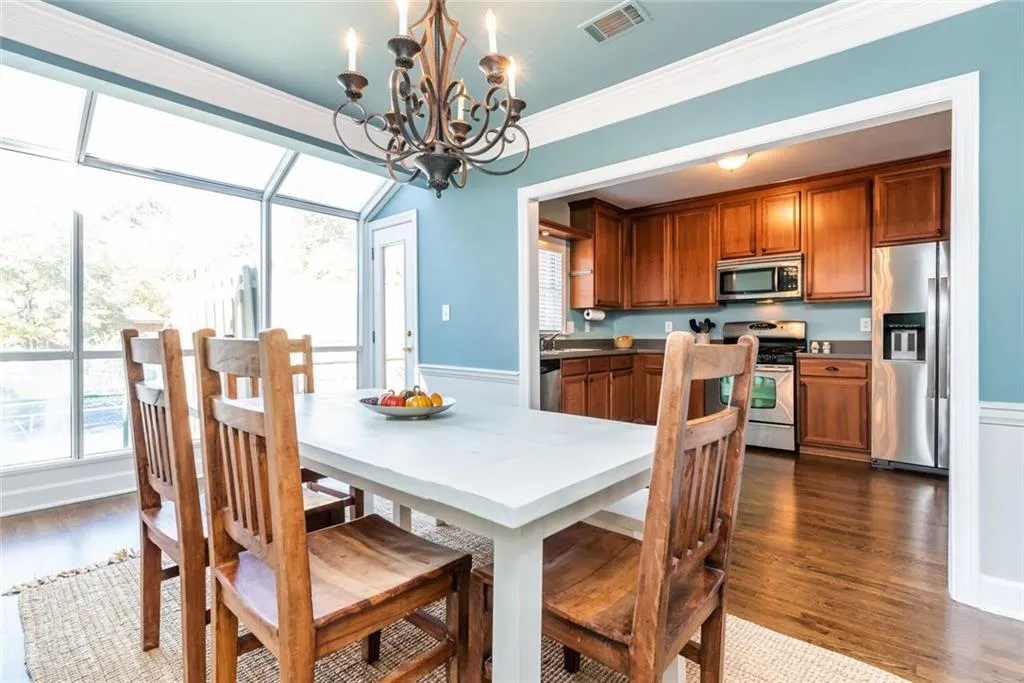 125 Mount Vernon Circle, Sandy Springs, Georgia 30338, 2 Bedrooms Bedrooms, ,2 BathroomsBathrooms,Residential,Sold,125 Mount Vernon Circle,6969031