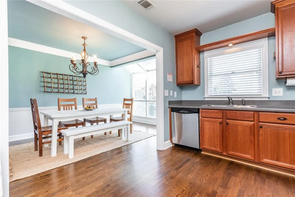 125 Mount Vernon Circle, Sandy Springs, Georgia 30338, 2 Bedrooms Bedrooms, ,2 BathroomsBathrooms,Residential,Sold,125 Mount Vernon Circle,6969031