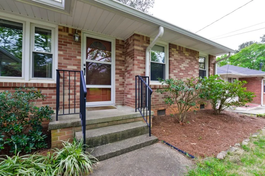 2729 Drew Valley Road, Brookhaven, Georgia 30319, 3 Bedrooms Bedrooms, ,2 BathroomsBathrooms,Residential,Sold,2729 Drew Valley Road,5527363