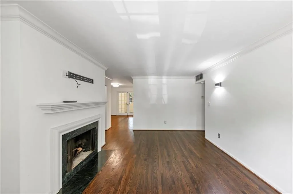 144 Woodmere Square Nw, Atlanta, Georgia 30327, 2 Bedrooms Bedrooms, ,2 BathroomsBathrooms,Residential,For Sale,144 Woodmere Square Nw,7621467
