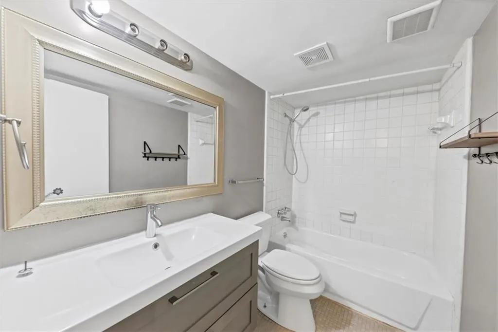 144 Woodmere Square Nw, Atlanta, Georgia 30327, 2 Bedrooms Bedrooms, ,2 BathroomsBathrooms,Residential,For Sale,144 Woodmere Square Nw,7621467
