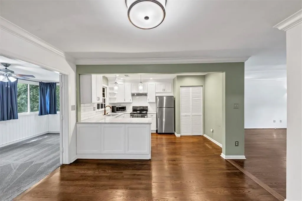 144 Woodmere Square Nw, Atlanta, Georgia 30327, 2 Bedrooms Bedrooms, ,2 BathroomsBathrooms,Residential,For Sale,144 Woodmere Square Nw,7621467