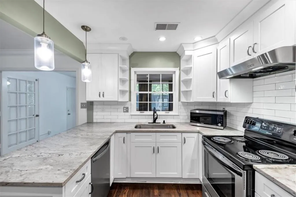 144 Woodmere Square Nw, Atlanta, Georgia 30327, 2 Bedrooms Bedrooms, ,2 BathroomsBathrooms,Residential,For Sale,144 Woodmere Square Nw,7621467