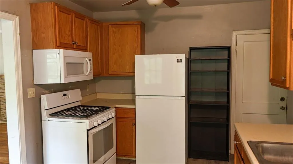 3604 N Stratford Rd Ne, Atlanta, Georgia 30342, 4 Bedrooms Bedrooms, ,2 BathroomsBathrooms,Residential,For Sale,3604 N Stratford Rd Ne,7661990