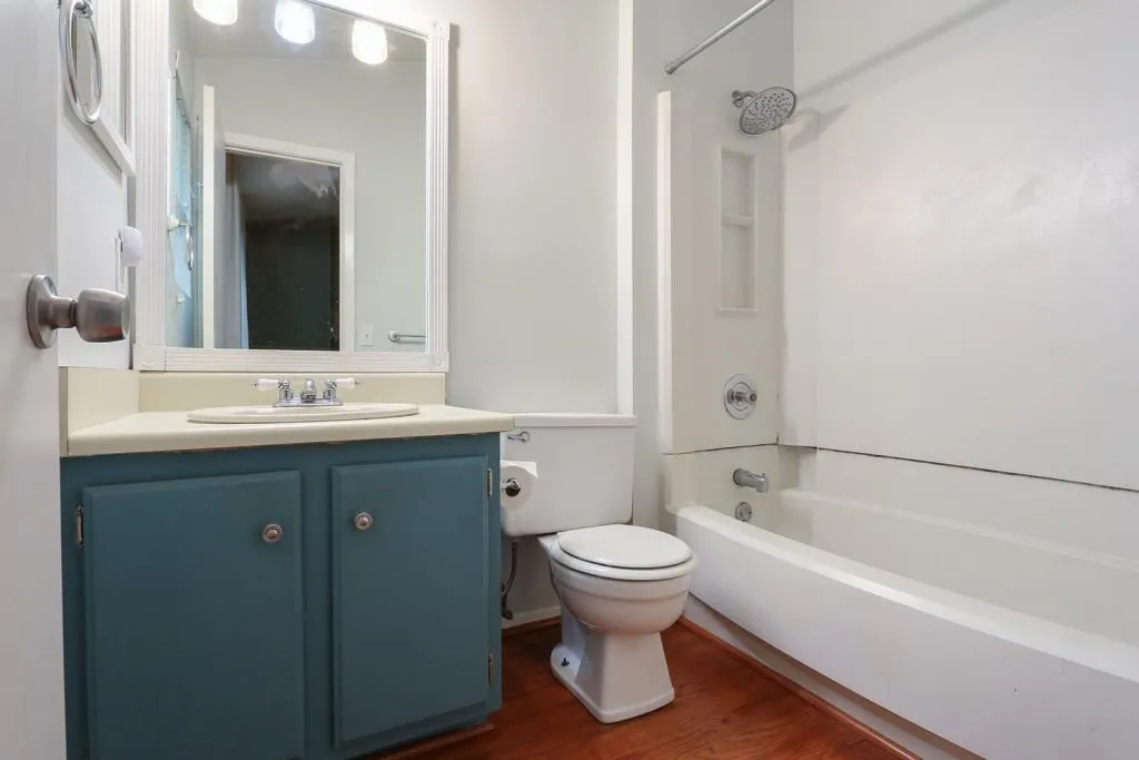 2608 Queen Anne Court, Sandy Springs, Georgia 30350, 2 Bedrooms Bedrooms, ,2 BathroomsBathrooms,Residential,Sold,2608 Queen Anne Court,6587490