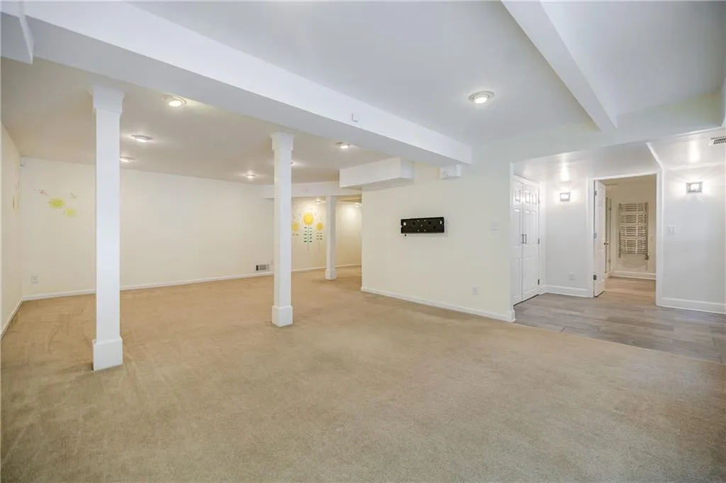 6360 River Overlook Drive, Sandy Springs, Georgia 30328, 4 Bedrooms Bedrooms, ,3 BathroomsBathrooms,Residential,Sold,6360 River Overlook Drive,7233026