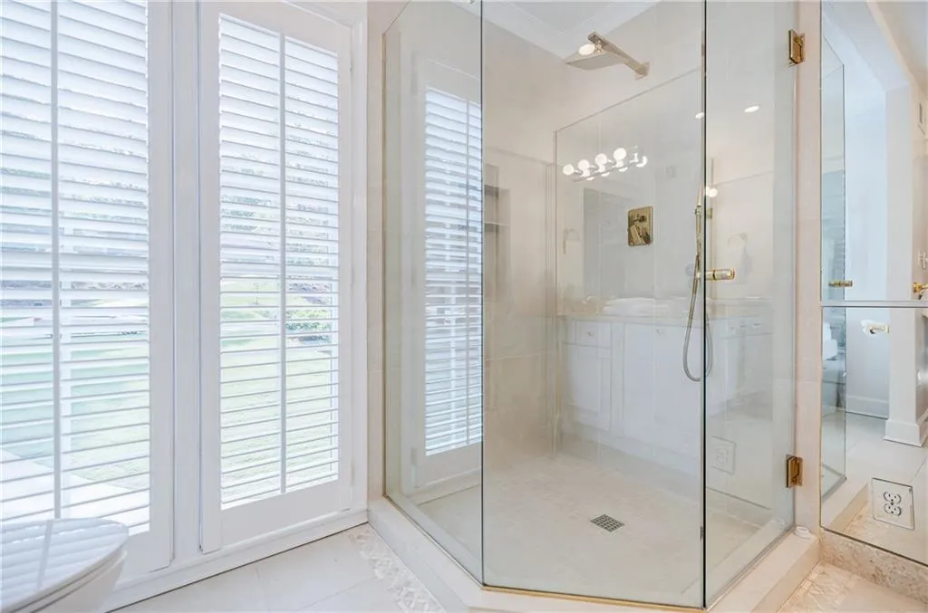 6360 River Overlook Drive, Sandy Springs, Georgia 30328, 4 Bedrooms Bedrooms, ,3 BathroomsBathrooms,Residential,Sold,6360 River Overlook Drive,7233026