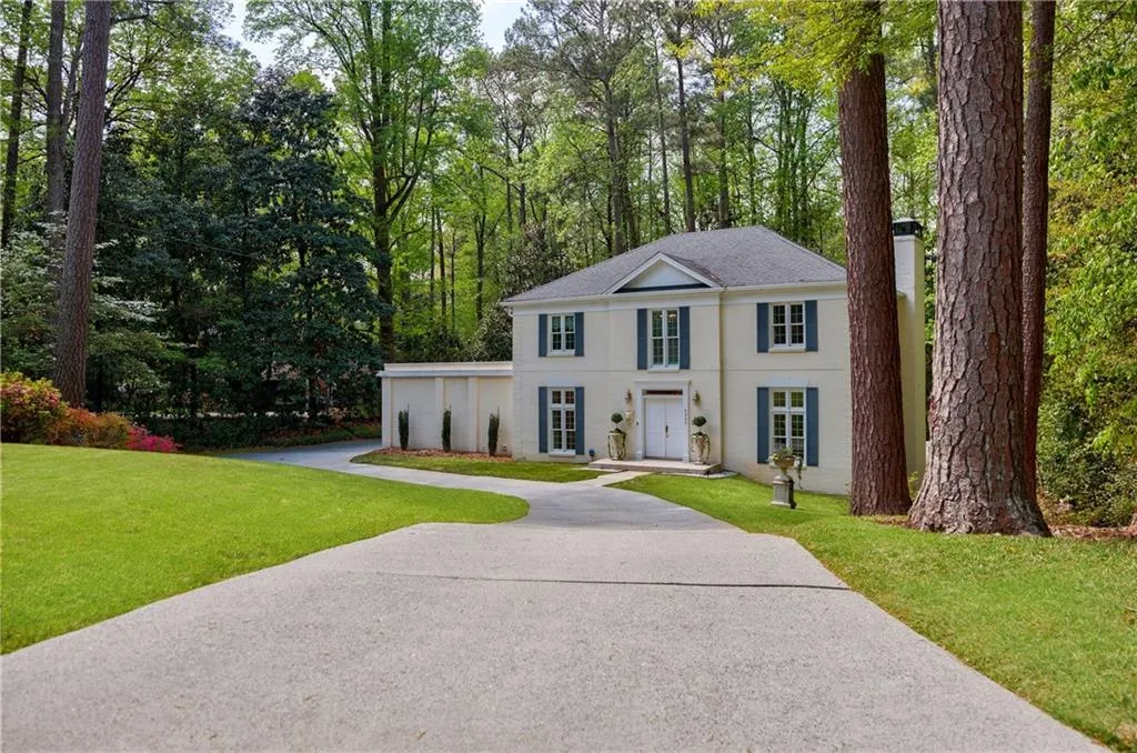 6360 River Overlook Drive, Sandy Springs, Georgia 30328, 4 Bedrooms Bedrooms, ,3 BathroomsBathrooms,Residential,Sold,6360 River Overlook Drive,7233026