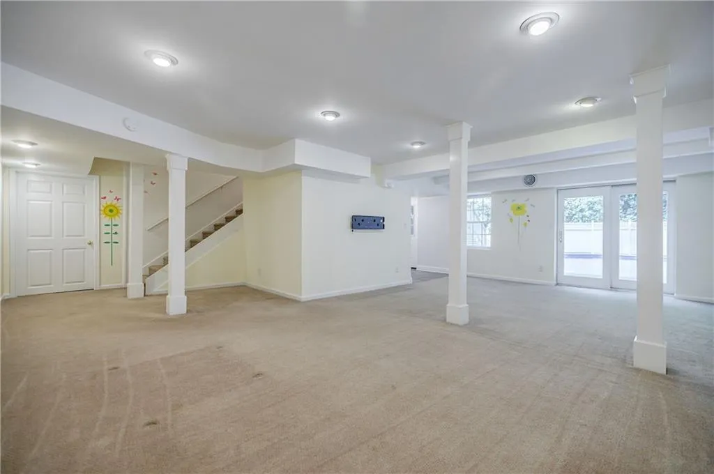 6360 River Overlook Drive, Sandy Springs, Georgia 30328, 4 Bedrooms Bedrooms, ,3 BathroomsBathrooms,Residential,Sold,6360 River Overlook Drive,7233026