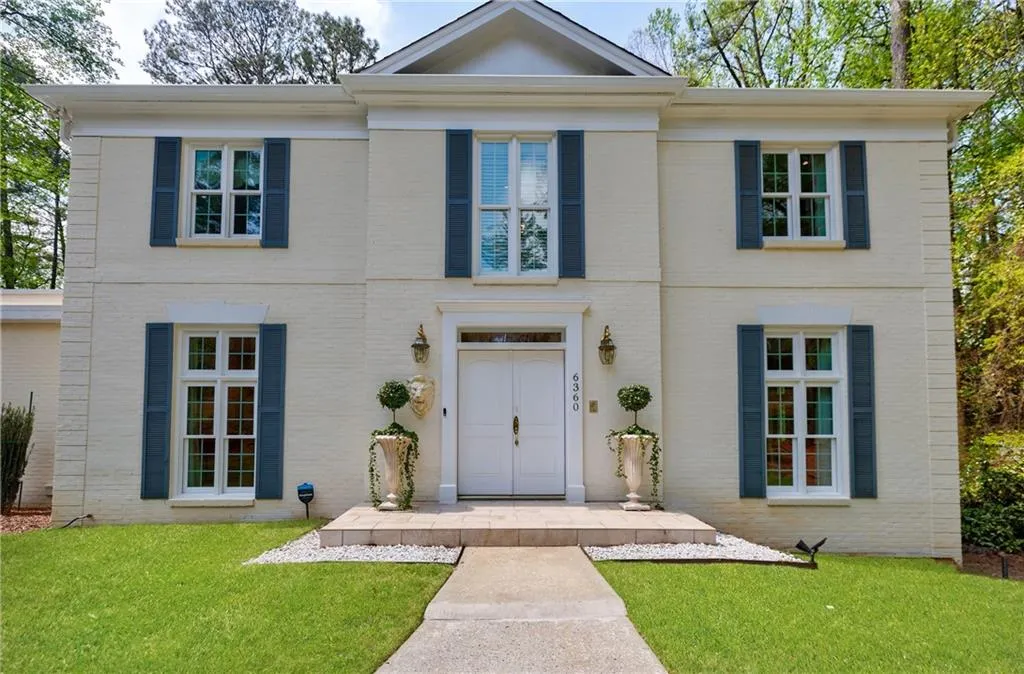 6360 River Overlook Drive, Sandy Springs, Georgia 30328, 4 Bedrooms Bedrooms, ,3 BathroomsBathrooms,Residential,Sold,6360 River Overlook Drive,7233026