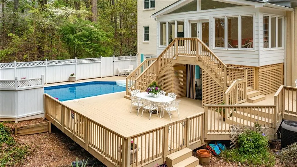 6360 River Overlook Drive, Sandy Springs, Georgia 30328, 4 Bedrooms Bedrooms, ,3 BathroomsBathrooms,Residential,Sold,6360 River Overlook Drive,7233026