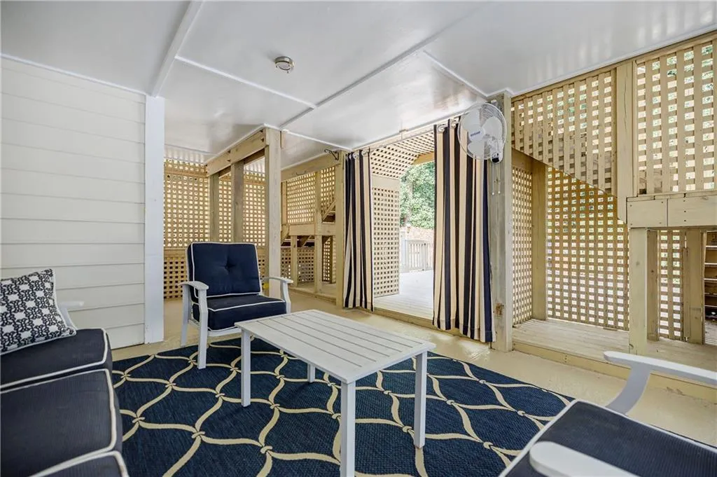 6360 River Overlook Drive, Sandy Springs, Georgia 30328, 4 Bedrooms Bedrooms, ,3 BathroomsBathrooms,Residential,Sold,6360 River Overlook Drive,7233026