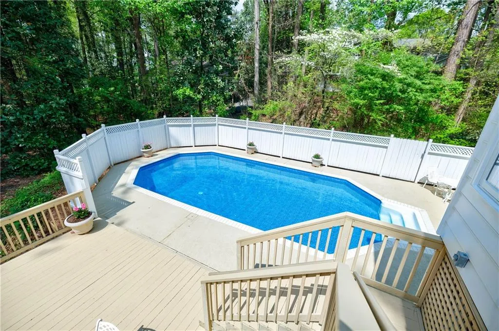 6360 River Overlook Drive, Sandy Springs, Georgia 30328, 4 Bedrooms Bedrooms, ,3 BathroomsBathrooms,Residential,Sold,6360 River Overlook Drive,7233026