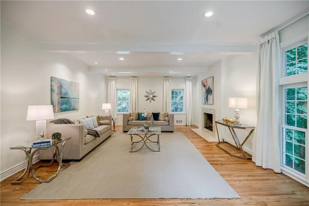 6360 River Overlook Drive, Sandy Springs, Georgia 30328, 4 Bedrooms Bedrooms, ,3 BathroomsBathrooms,Residential,Sold,6360 River Overlook Drive,7233026