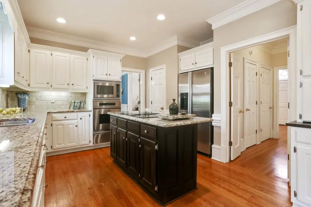 100 Gilford Way, Sandy Springs, Georgia 30350, 5 Bedrooms Bedrooms, ,5 BathroomsBathrooms,Residential,Sold,100 Gilford Way,5969271