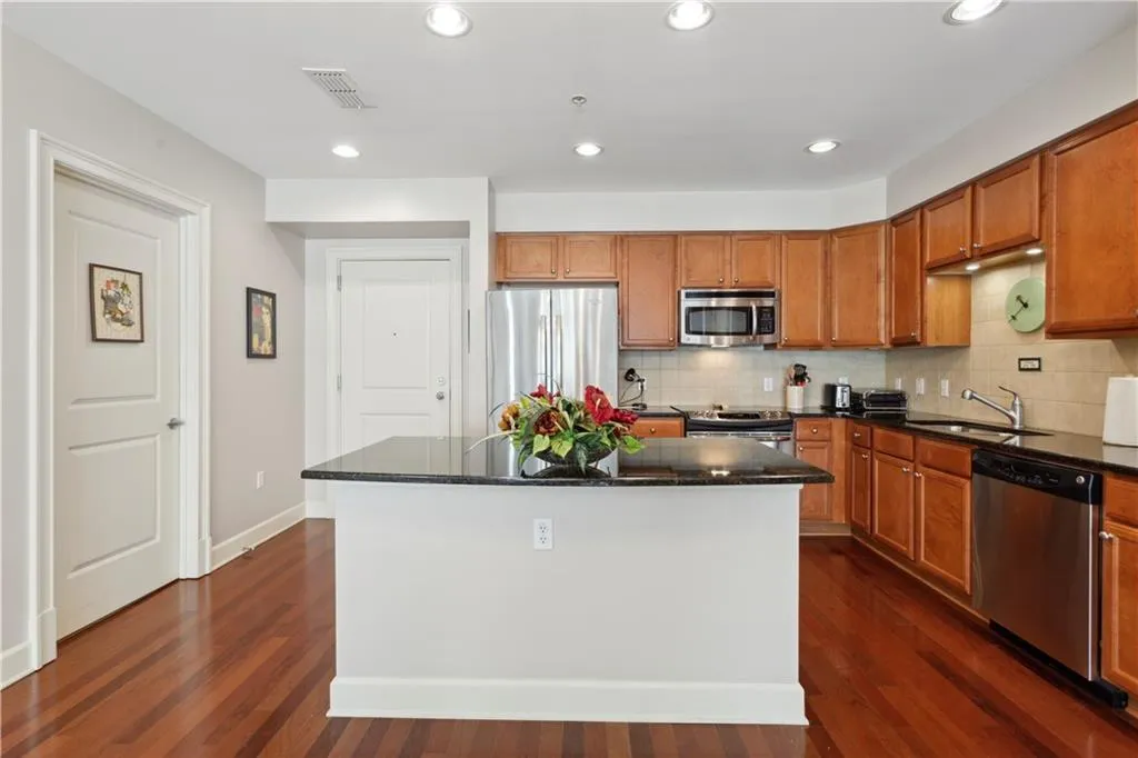 200 River Vista Drive Unit 428, Atlanta, Georgia 30339, 2 Bedrooms Bedrooms, ,2 BathroomsBathrooms,Residential,Sold,200 River Vista Drive Unit 428,7123393