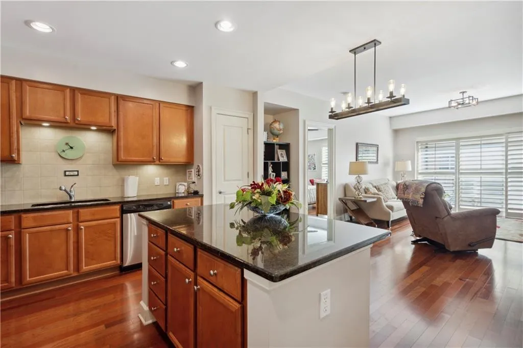200 River Vista Drive Unit 428, Atlanta, Georgia 30339, 2 Bedrooms Bedrooms, ,2 BathroomsBathrooms,Residential,Sold,200 River Vista Drive Unit 428,7123393