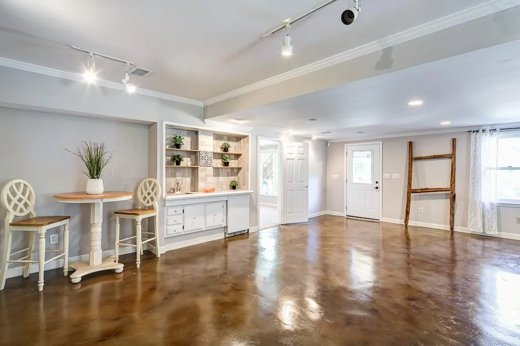 335 Crosstree Lane, Sandy Springs, Georgia 30328, 5 Bedrooms Bedrooms, ,4 BathroomsBathrooms,Residential,Sold,335 Crosstree Lane,5717212
