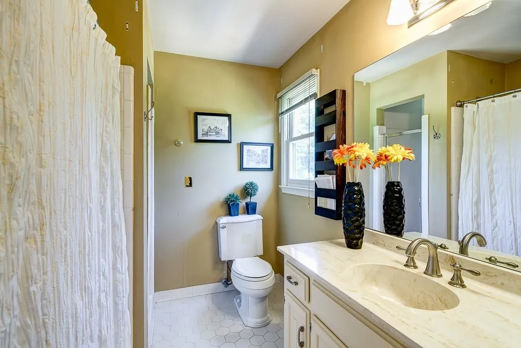 335 Crosstree Lane, Sandy Springs, Georgia 30328, 5 Bedrooms Bedrooms, ,4 BathroomsBathrooms,Residential,Sold,335 Crosstree Lane,5717212