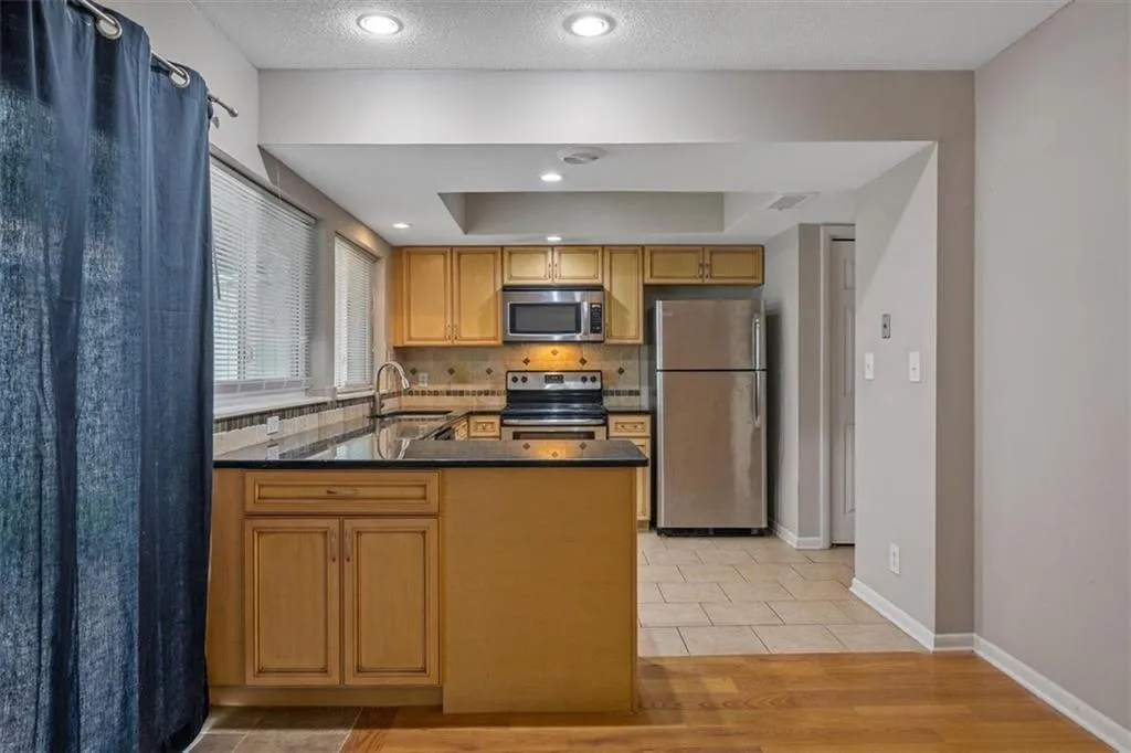 7226 Carlisle Ct Court Unit 7226, Sandy Springs, Georgia 30328, 3 Bedrooms Bedrooms, ,2 BathroomsBathrooms,Residential,Sold,7226 Carlisle Ct Court Unit 7226,6915500