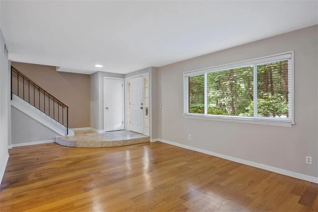 7226 Carlisle Ct Court Unit 7226, Sandy Springs, Georgia 30328, 3 Bedrooms Bedrooms, ,2 BathroomsBathrooms,Residential,Sold,7226 Carlisle Ct Court Unit 7226,6915500