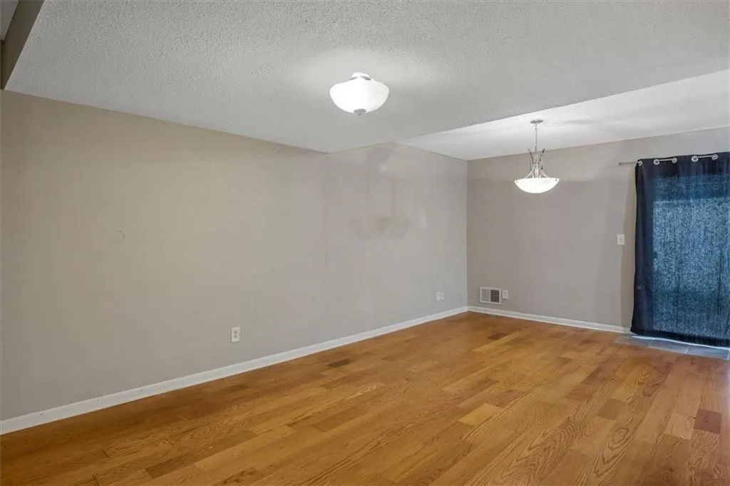 7226 Carlisle Ct Court Unit 7226, Sandy Springs, Georgia 30328, 3 Bedrooms Bedrooms, ,2 BathroomsBathrooms,Residential,Sold,7226 Carlisle Ct Court Unit 7226,6915500