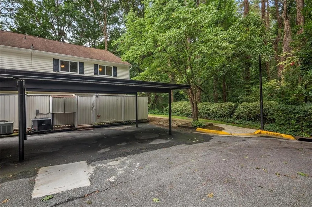 7226 Carlisle Ct Court Unit 7226, Sandy Springs, Georgia 30328, 3 Bedrooms Bedrooms, ,2 BathroomsBathrooms,Residential,Sold,7226 Carlisle Ct Court Unit 7226,6915500