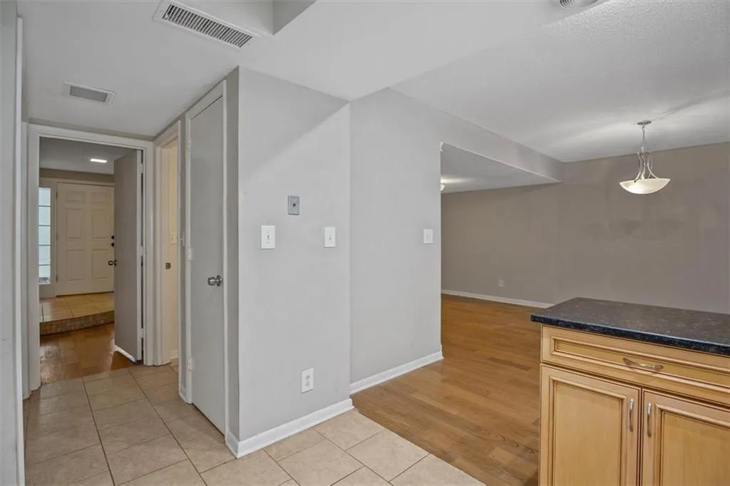 7226 Carlisle Ct Court Unit 7226, Sandy Springs, Georgia 30328, 3 Bedrooms Bedrooms, ,2 BathroomsBathrooms,Residential,Sold,7226 Carlisle Ct Court Unit 7226,6915500