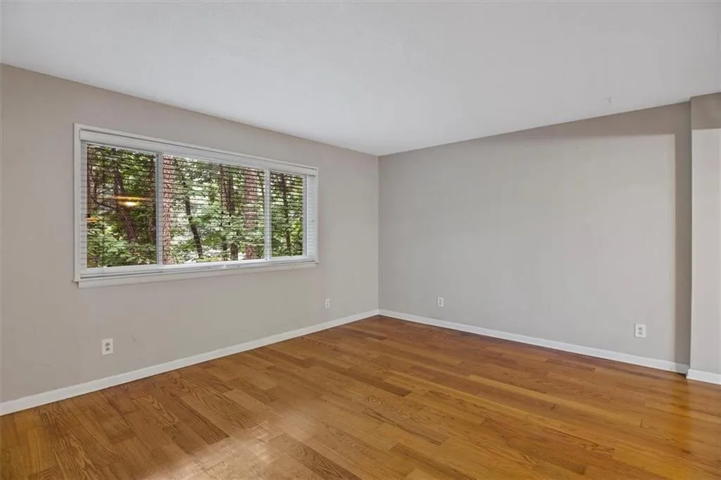7226 Carlisle Ct Court Unit 7226, Sandy Springs, Georgia 30328, 3 Bedrooms Bedrooms, ,2 BathroomsBathrooms,Residential,Sold,7226 Carlisle Ct Court Unit 7226,6915500
