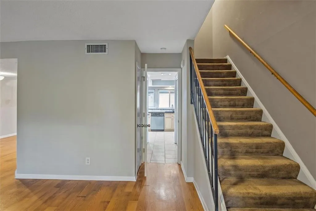 7226 Carlisle Ct Court Unit 7226, Sandy Springs, Georgia 30328, 3 Bedrooms Bedrooms, ,2 BathroomsBathrooms,Residential,Sold,7226 Carlisle Ct Court Unit 7226,6915500