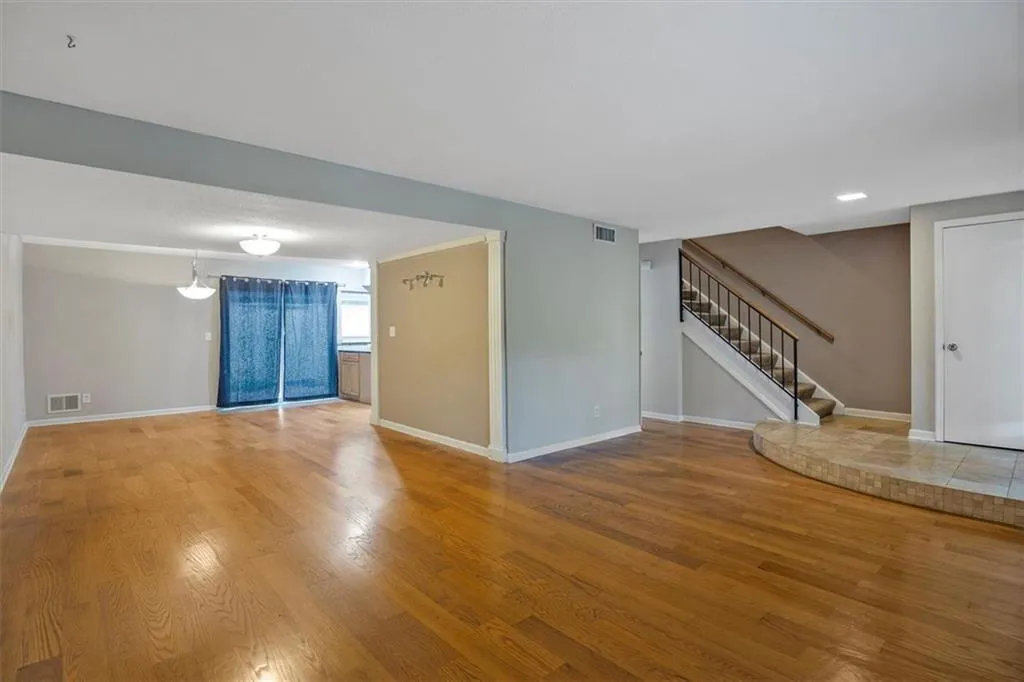 7226 Carlisle Ct Court Unit 7226, Sandy Springs, Georgia 30328, 3 Bedrooms Bedrooms, ,2 BathroomsBathrooms,Residential,Sold,7226 Carlisle Ct Court Unit 7226,6915500