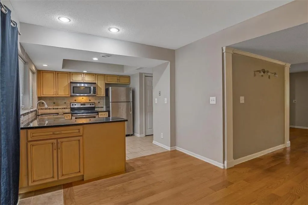 7226 Carlisle Ct Court Unit 7226, Sandy Springs, Georgia 30328, 3 Bedrooms Bedrooms, ,2 BathroomsBathrooms,Residential,Sold,7226 Carlisle Ct Court Unit 7226,6915500