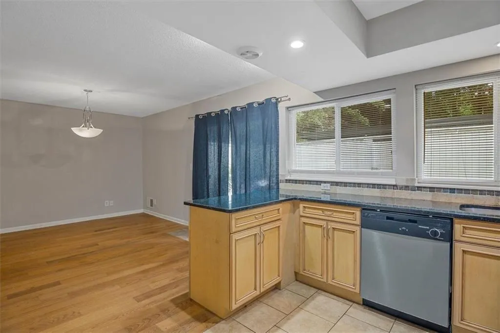 7226 Carlisle Ct Court Unit 7226, Sandy Springs, Georgia 30328, 3 Bedrooms Bedrooms, ,2 BathroomsBathrooms,Residential,Sold,7226 Carlisle Ct Court Unit 7226,6915500