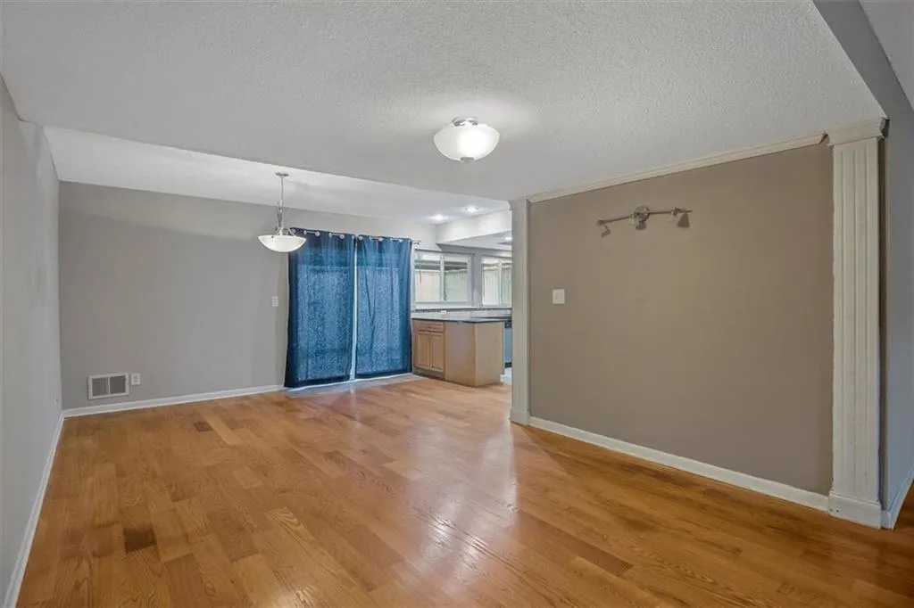 7226 Carlisle Ct Court Unit 7226, Sandy Springs, Georgia 30328, 3 Bedrooms Bedrooms, ,2 BathroomsBathrooms,Residential,Sold,7226 Carlisle Ct Court Unit 7226,6915500