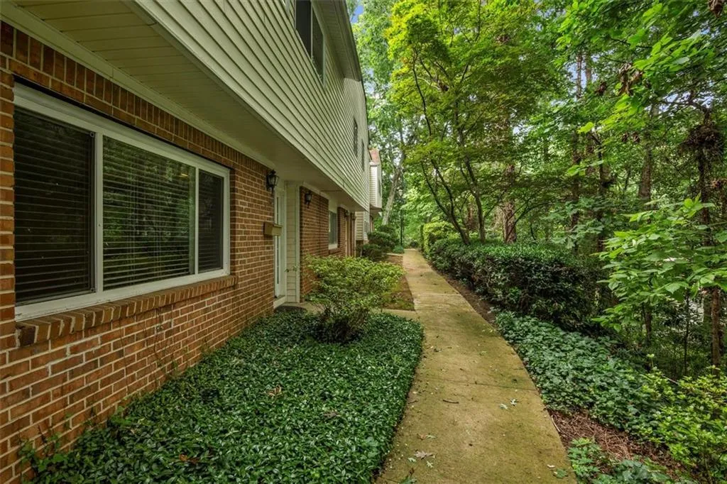 7226 Carlisle Ct Court Unit 7226, Sandy Springs, Georgia 30328, 3 Bedrooms Bedrooms, ,2 BathroomsBathrooms,Residential,Sold,7226 Carlisle Ct Court Unit 7226,6915500