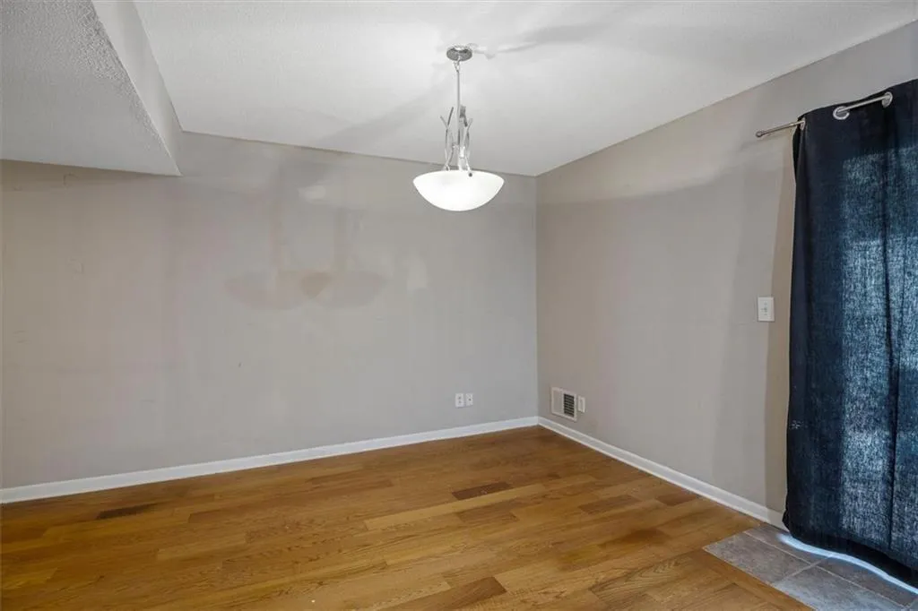 7226 Carlisle Ct Court Unit 7226, Sandy Springs, Georgia 30328, 3 Bedrooms Bedrooms, ,2 BathroomsBathrooms,Residential,Sold,7226 Carlisle Ct Court Unit 7226,6915500