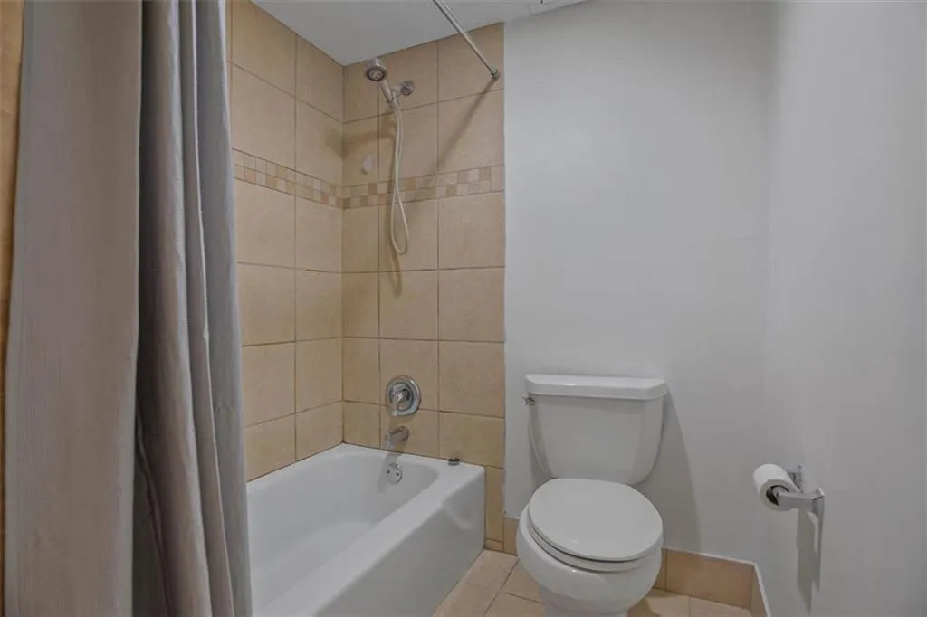 7226 Carlisle Ct Court Unit 7226, Sandy Springs, Georgia 30328, 3 Bedrooms Bedrooms, ,2 BathroomsBathrooms,Residential,Sold,7226 Carlisle Ct Court Unit 7226,6915500