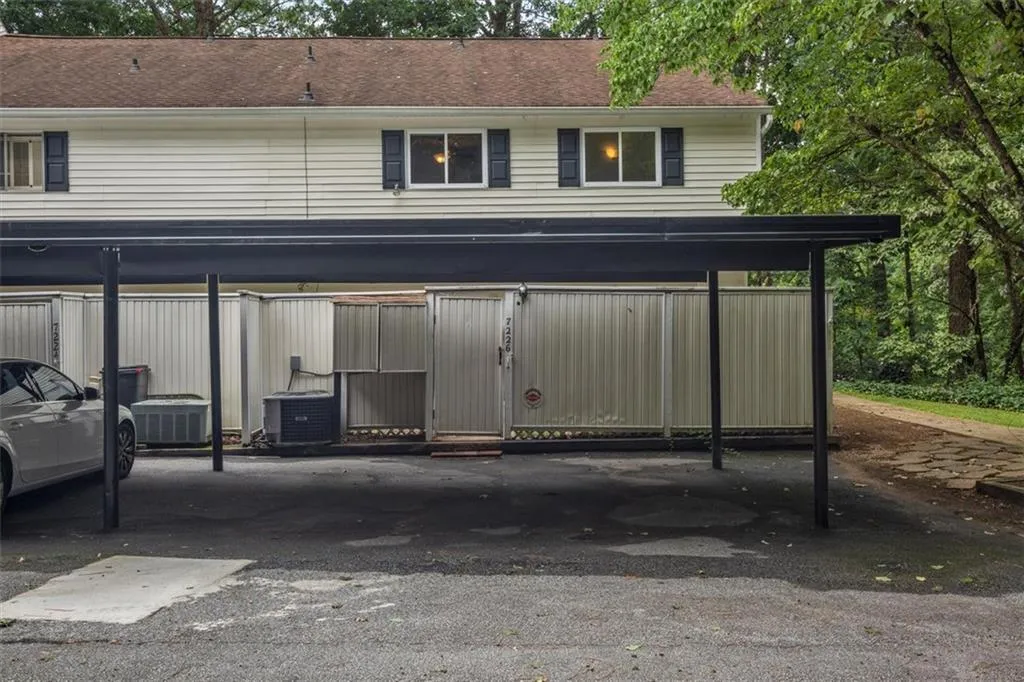 7226 Carlisle Ct Court Unit 7226, Sandy Springs, Georgia 30328, 3 Bedrooms Bedrooms, ,2 BathroomsBathrooms,Residential,Sold,7226 Carlisle Ct Court Unit 7226,6915500