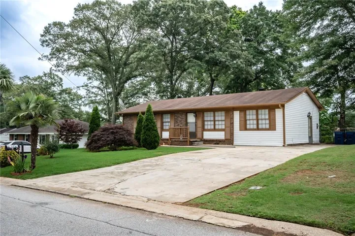 520 Pinecrest Drive, Riverdale, Georgia 30274