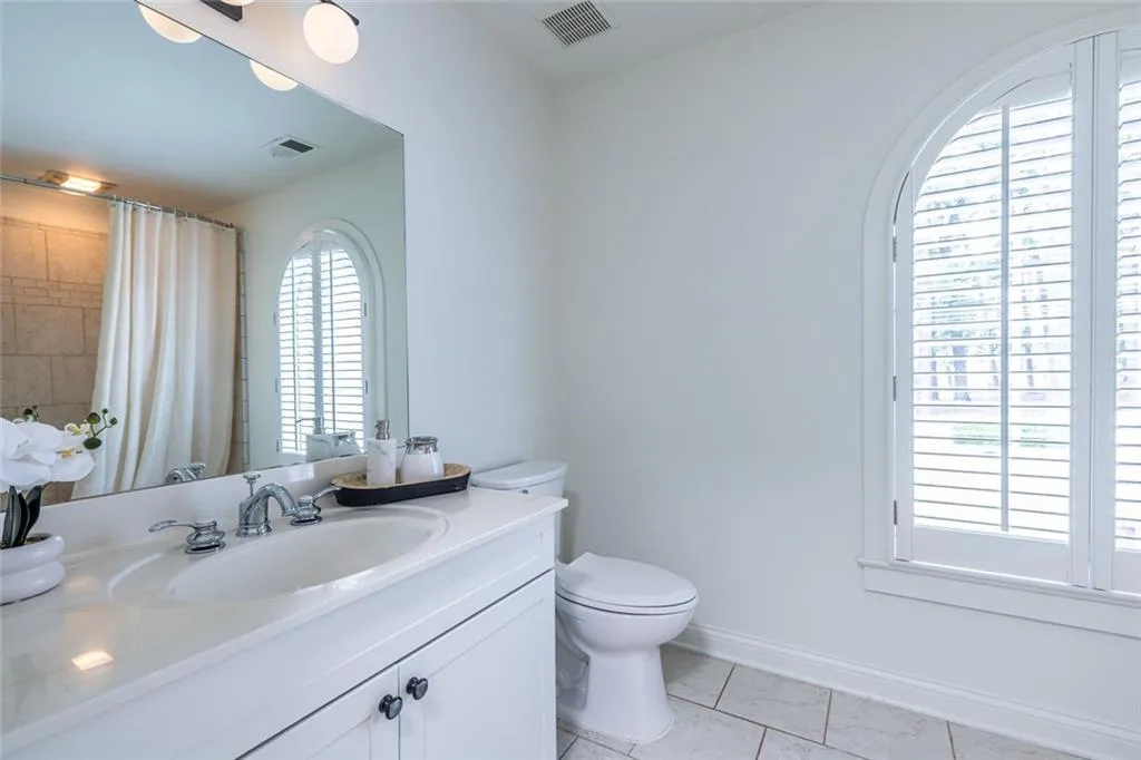 1403 Sheridan Road Ne, Atlanta, Georgia 30324, 5 Bedrooms Bedrooms, ,5 BathroomsBathrooms,Residential,For Sale,1403 Sheridan Road Ne,7638010