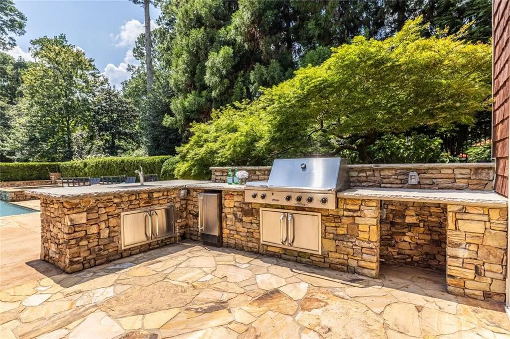 1403 Sheridan Road Ne, Atlanta, Georgia 30324, 5 Bedrooms Bedrooms, ,5 BathroomsBathrooms,Residential,For Sale,1403 Sheridan Road Ne,7638010