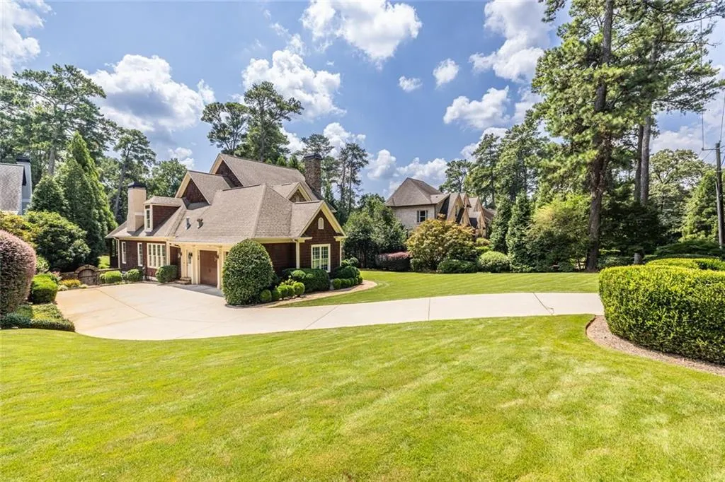 1403 Sheridan Road Ne, Atlanta, Georgia 30324, 5 Bedrooms Bedrooms, ,5 BathroomsBathrooms,Residential,For Sale,1403 Sheridan Road Ne,7638010
