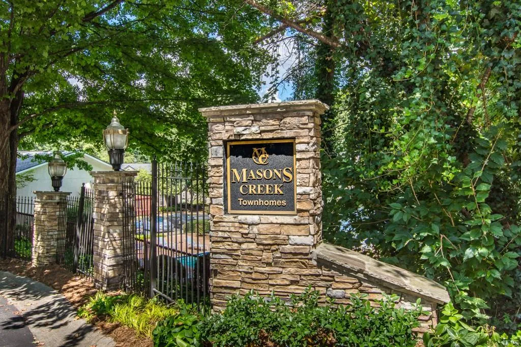 1604 Masons Creek Circle Unit 1604, Sandy Springs, Georgia 30350, 3 Bedrooms Bedrooms, ,2 BathroomsBathrooms,Residential,Sold,1604 Masons Creek Circle Unit 1604,6067740