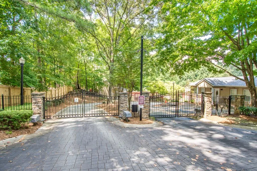 1604 Masons Creek Circle Unit 1604, Sandy Springs, Georgia 30350, 3 Bedrooms Bedrooms, ,2 BathroomsBathrooms,Residential,Sold,1604 Masons Creek Circle Unit 1604,6067740