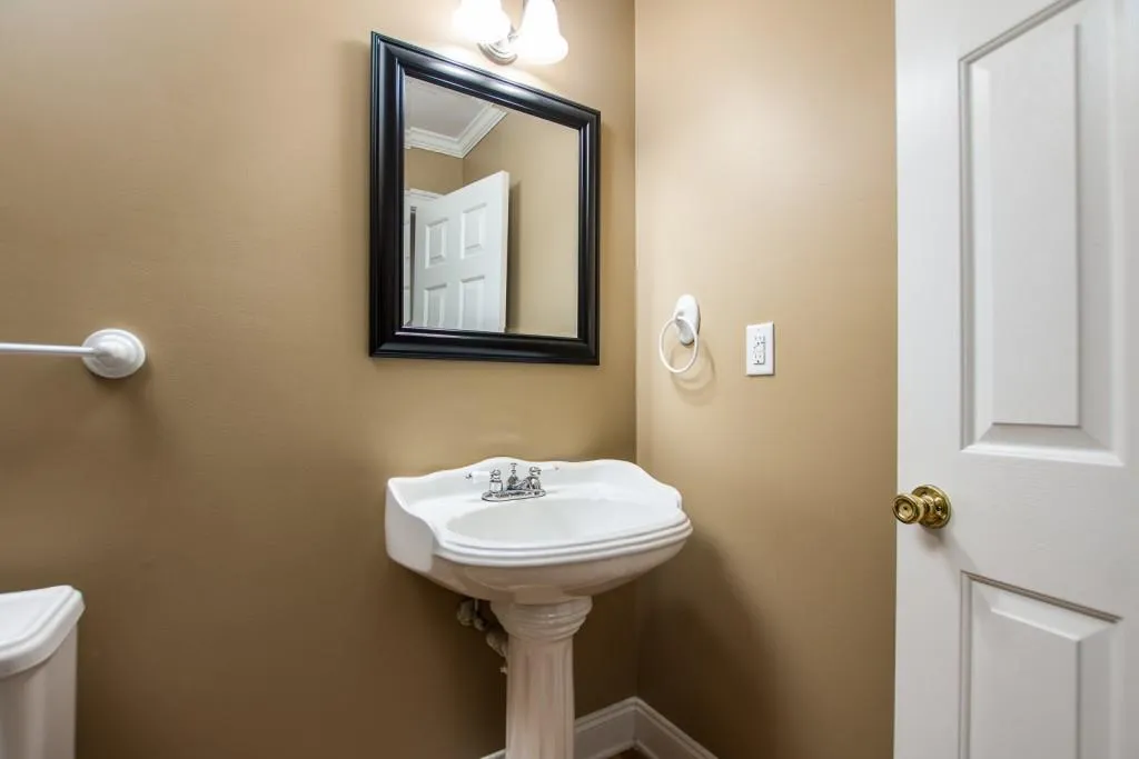 1604 Masons Creek Circle Unit 1604, Sandy Springs, Georgia 30350, 3 Bedrooms Bedrooms, ,2 BathroomsBathrooms,Residential,Sold,1604 Masons Creek Circle Unit 1604,6067740