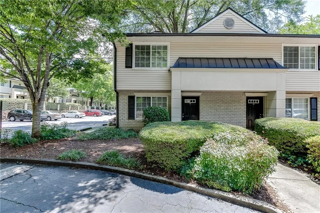 6940 Roswell A14 Road Unit A14, Atlanta, Georgia 30328, 3 Bedrooms Bedrooms, ,1 BathroomBathrooms,Residential,Sold,6940 Roswell A14 Road Unit A14,7244903